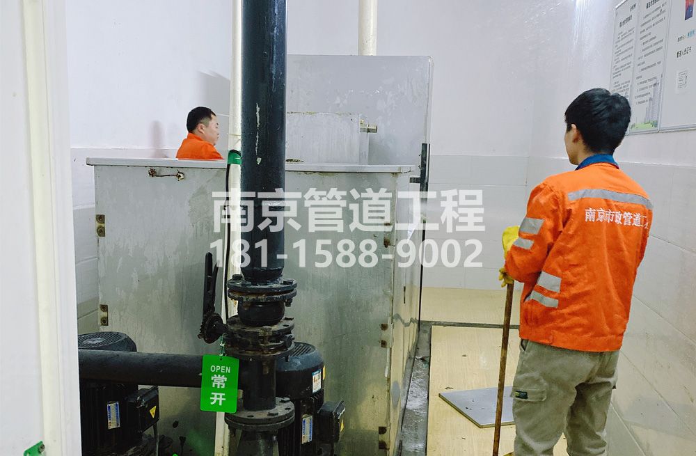 302爱达隔油设备清洗