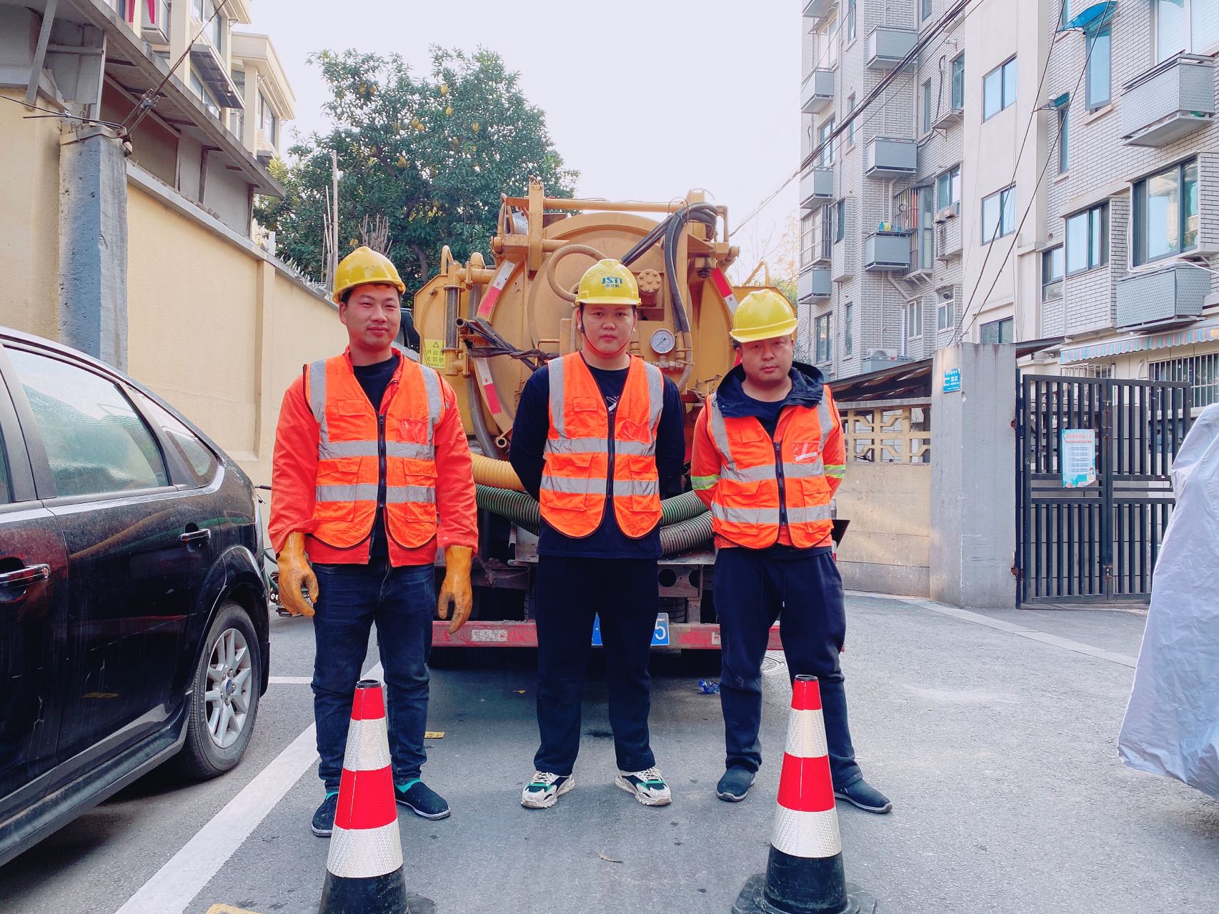 爱达南京某小区管道清淤检测施工